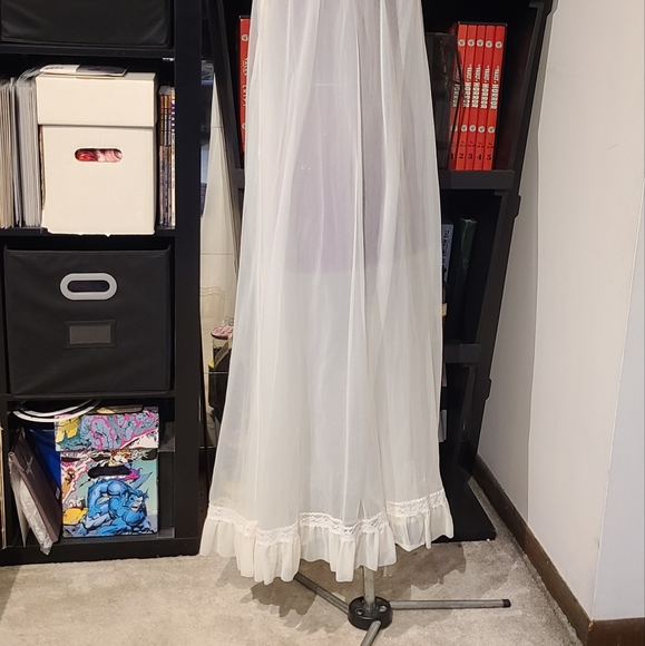Vtg. 60's Ghostly Sheer Gown & Robe Set - Picture 10 of 12